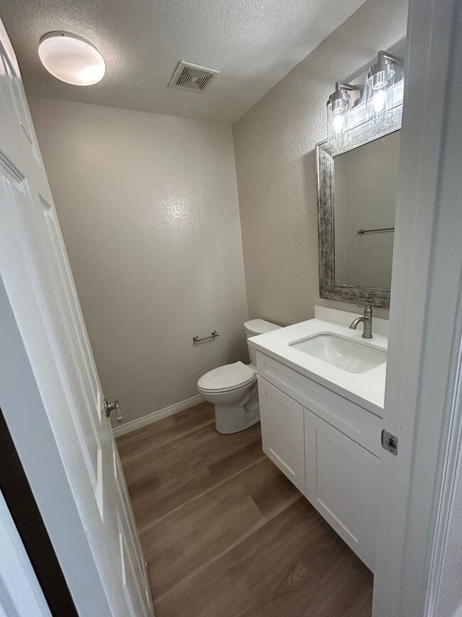 Building Photo - Remodeled Temecula 4 Bedroom