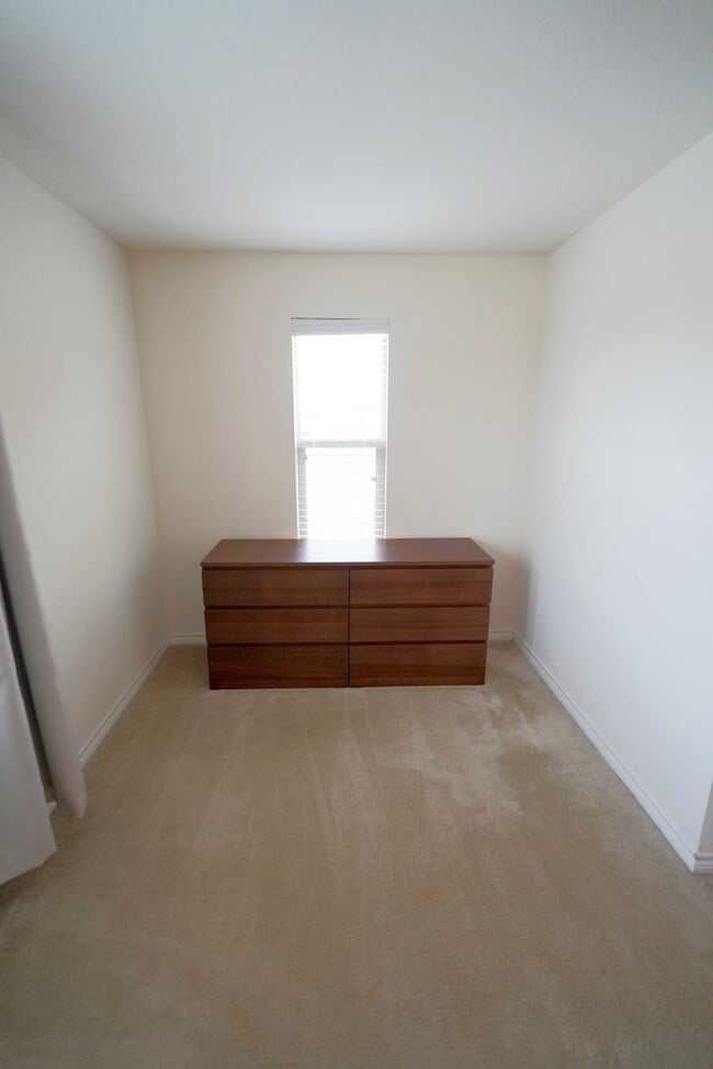 Building Photo - Beautiful Home Now Available in Miller Ran...