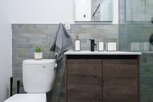 Building Photo - 77 E 3rd St