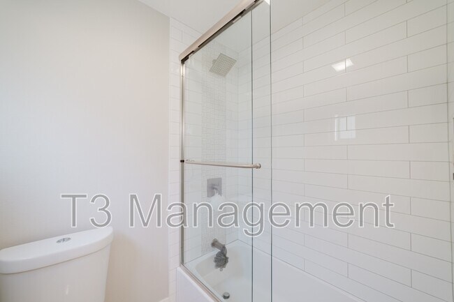 Building Photo - 7528 Navigator Cir