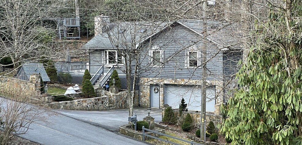 Primary Photo - 283 Tanglewood Dr