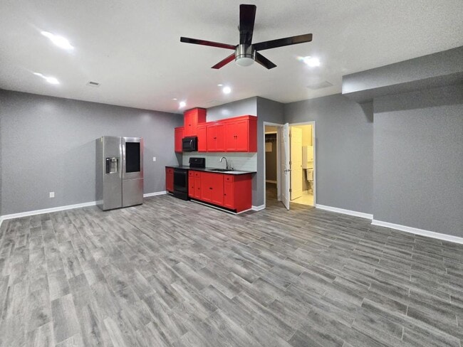 Building Photo - 1437 Balvaird Dr SE