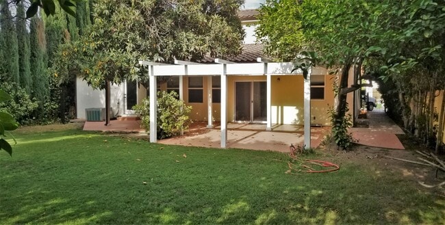 Building Photo - Amazing 2-Story 4 Bdr 3 Bath Family Home i...