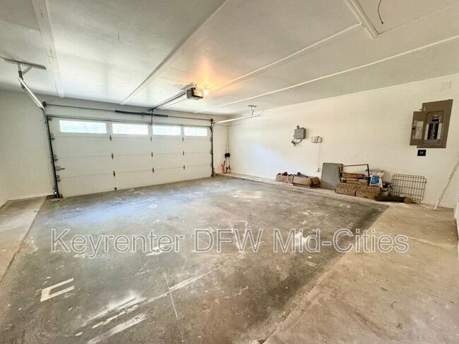 Building Photo - 1608 Durham Dr