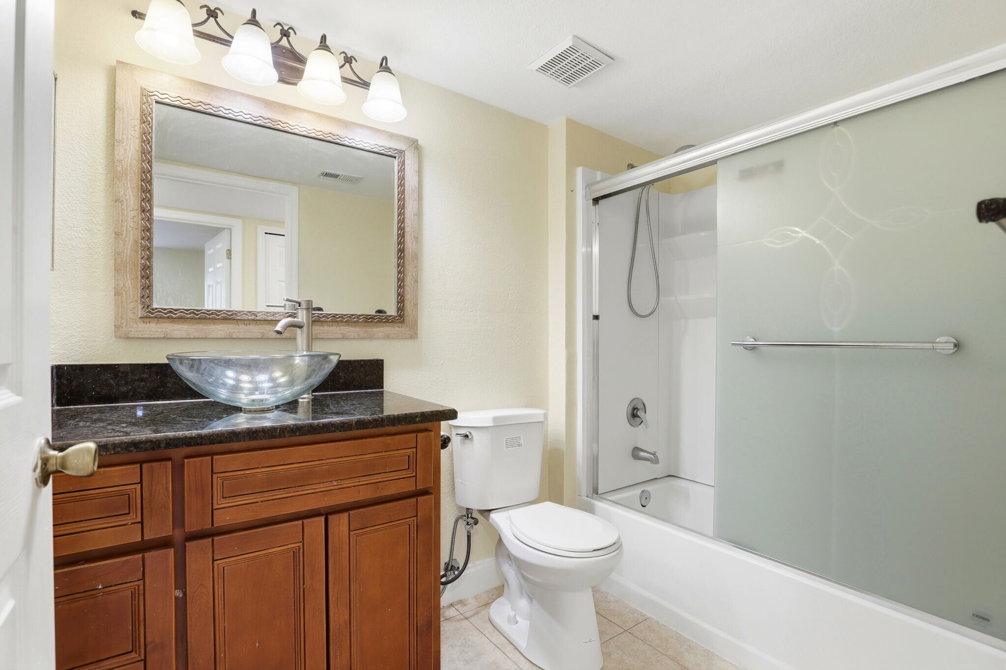 Building Photo - 13839 Fairway Island Dr