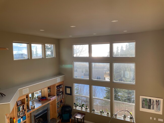Building Photo - 15920 Sunset Bend Cir