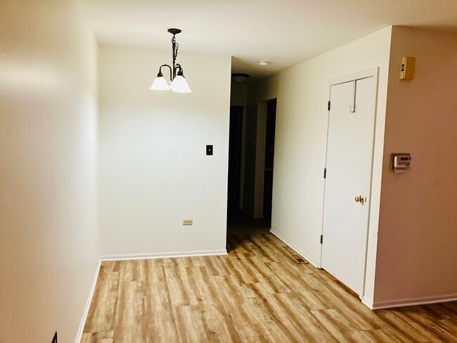 Building Photo - 3524 Willowview Ct