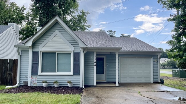 Primary Photo - 1300 Debbs Ln