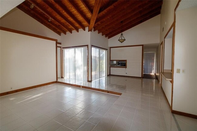 Building Photo - 8197 Royal Palm Ct