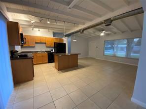Building Photo - 2316 SW 35th Ave
