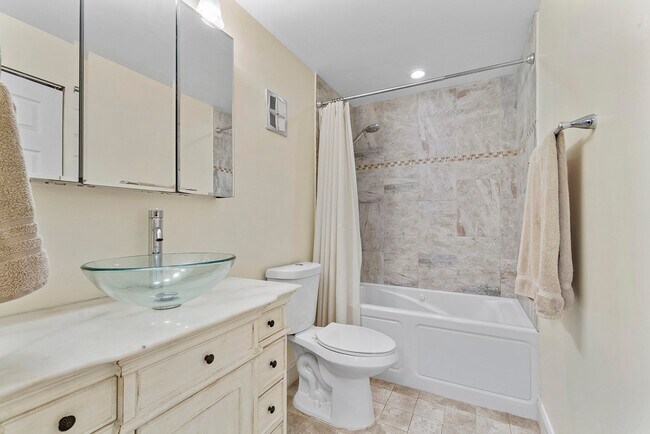 Building Photo - 250 S Ocean Blvd