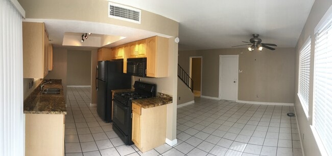 Building Photo - Gorgeous 3Bed/2.5Bath/Pool/Spa, 2-Story Home located in the NW part of the valley