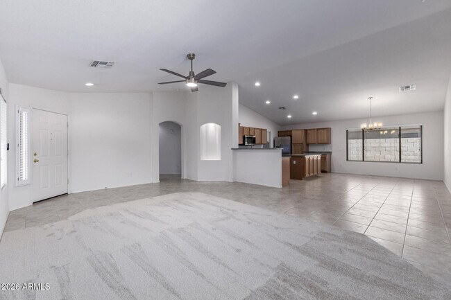 Building Photo - 15847 W Saguaro Ln