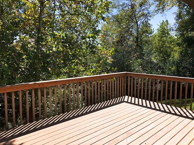 Building Photo - Like-New Ranch Home — 3 Bed / 2 Bath in Fo...