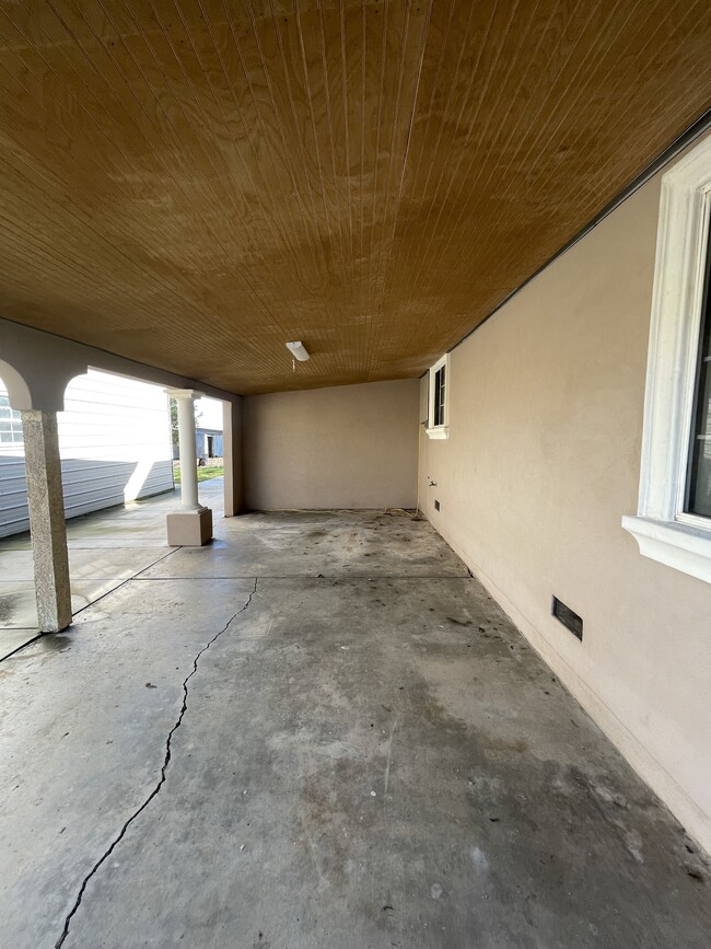 Building Photo - 8302 Bailey Rd