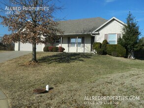 Building Photo - Fall Into Your New Home with a $500 Gift from Us!