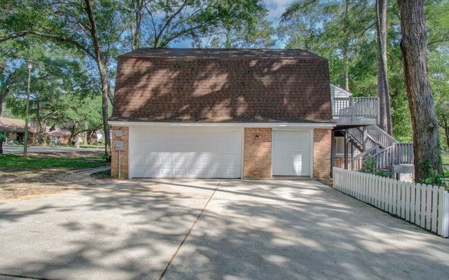 Building Photo - 808 Stone Mountain Dr