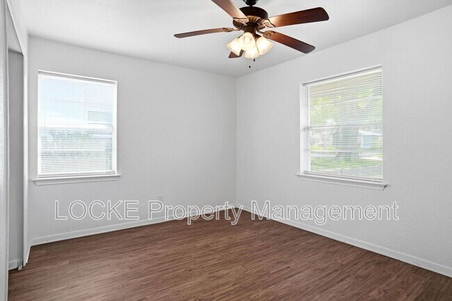 Building Photo - 924 Wisteria Way