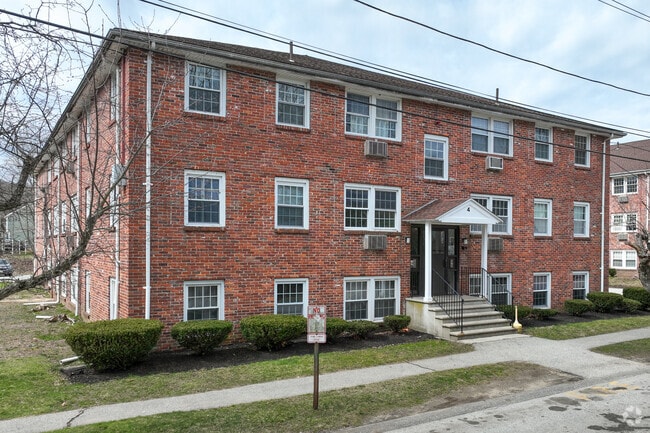 Primary Photo - Carriage Hill Estates