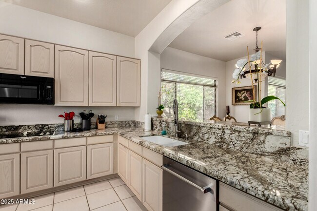 Building Photo - 8250 E Mountain Spring Rd