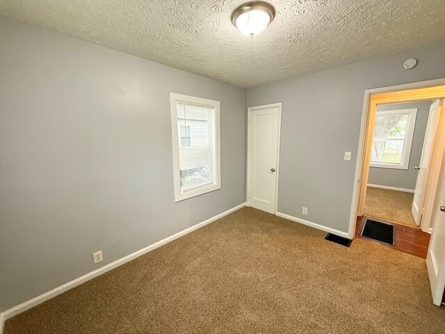 Building Photo - 1215 N Somerset Ave