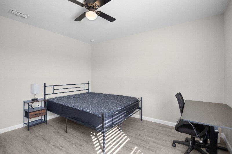 Building Photo - 3300 NW 15th Ln