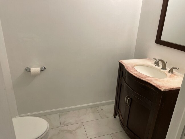 Building Photo - Charming 3-Bedroom Ranch Home in Comstock Park