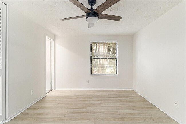 Building Photo - 4922 Glenside Ct