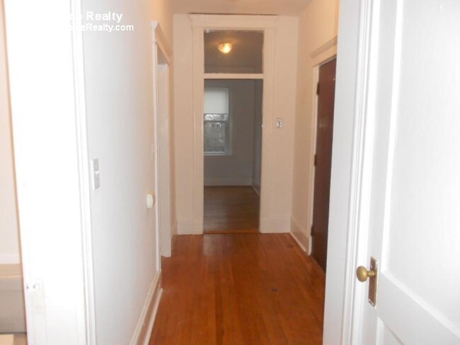 Building Photo - 120 Warren St