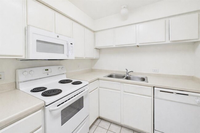 Building Photo - 501 W 26th St