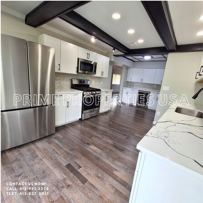 Building Photo - 223 Columbia Dr