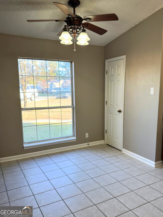 Building Photo - 1200 Sussex Pl