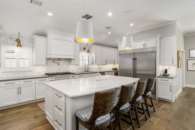 Building Photo - 815 Thornvine Ln