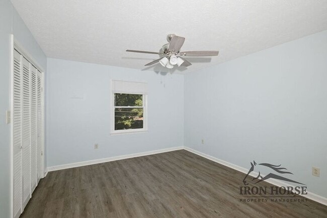 Building Photo - 126 Greenwood Dr