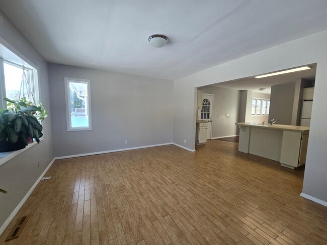 Building Photo - 25151 W Lincoln Dr