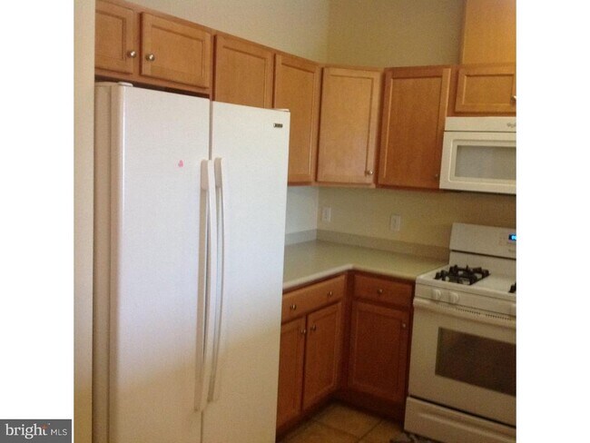 Building Photo - 1321 Sierra Dr