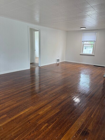 Building Photo - 418 W Rudisill Blvd