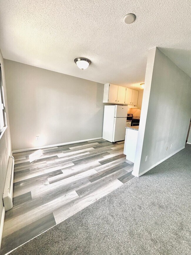 Building Photo - LOCATION LOCATION!  Prime, 1 bed/1 bath Co...