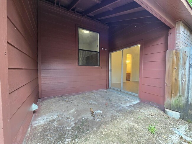 Building Photo - 7011 Foxmont Ln