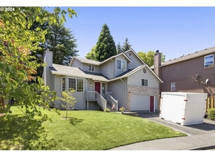 Building Photo - Stunning 4 Bedroom Home in Bethany!