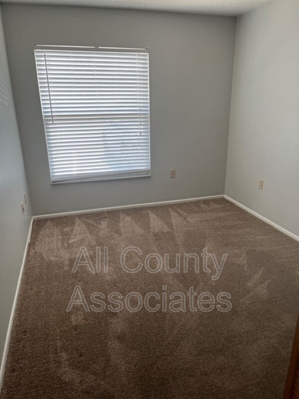 Building Photo - 6189 Chesham Dr