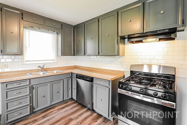 Building Photo - 3 BR/1BA | Newly Renovated Single Family Home | 1-Car Covered Parking | Gated backyard