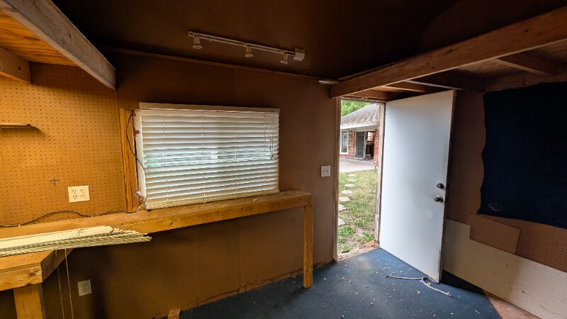 Building Photo - 10918 E 29th St