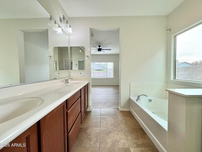 Building Photo - 3129 E Battala Ct