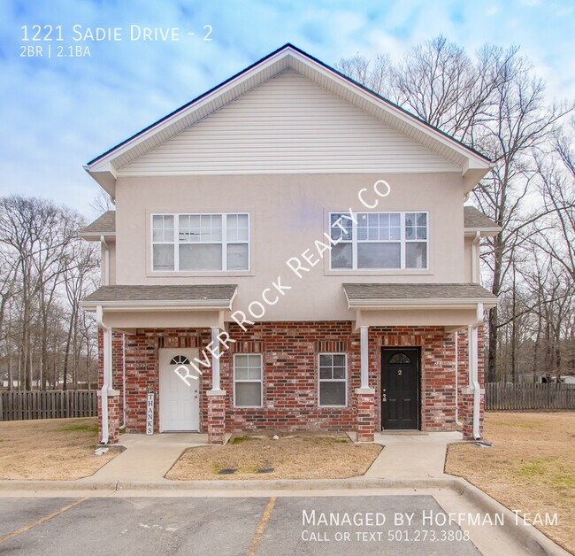 Building Photo - 1221 Sadie Dr