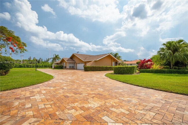 Building Photo - 7720 SW 183rd Terrace
