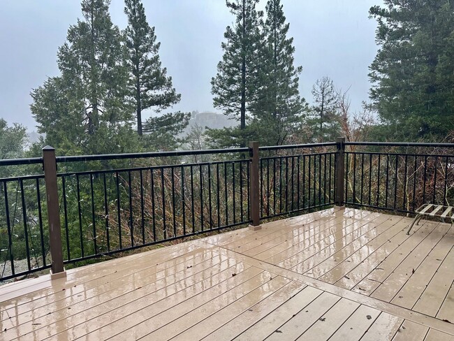 Building Photo - Available now, Executive 4 bdrm home with pool & hot tub!