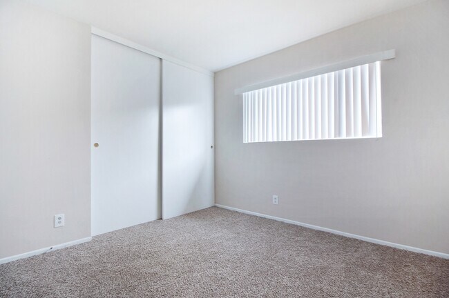 Building Photo - Los Timbres Street Duplex