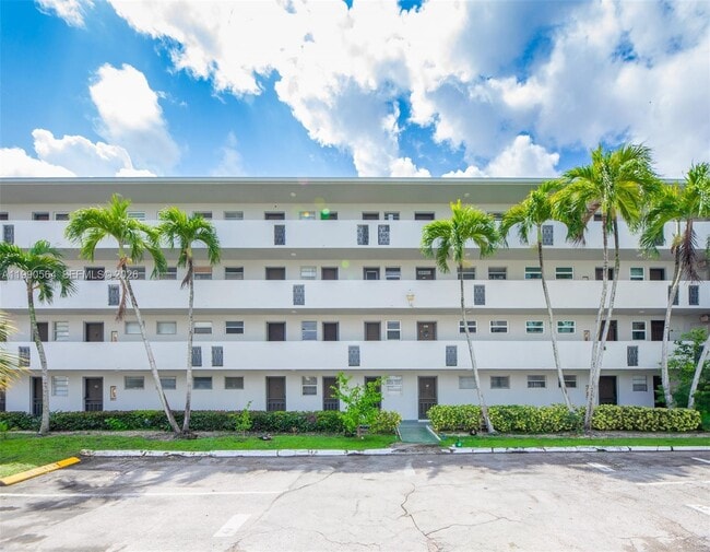 Building Photo - 1680 NE 191st St