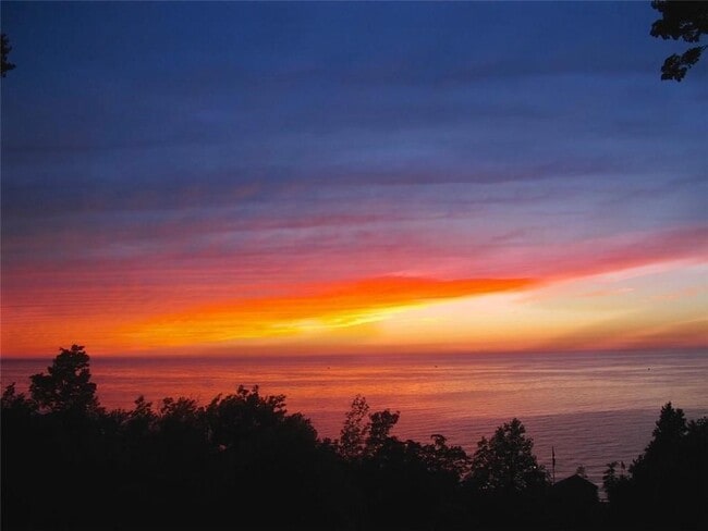 Building Photo - 3304 Baer Beach Rd